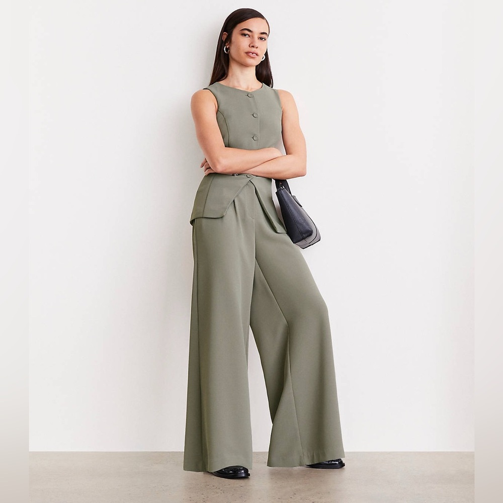 LOFT Olive Vest